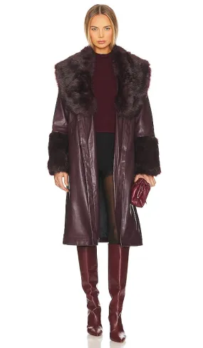 Jakke Bailey Coat in Burgundy