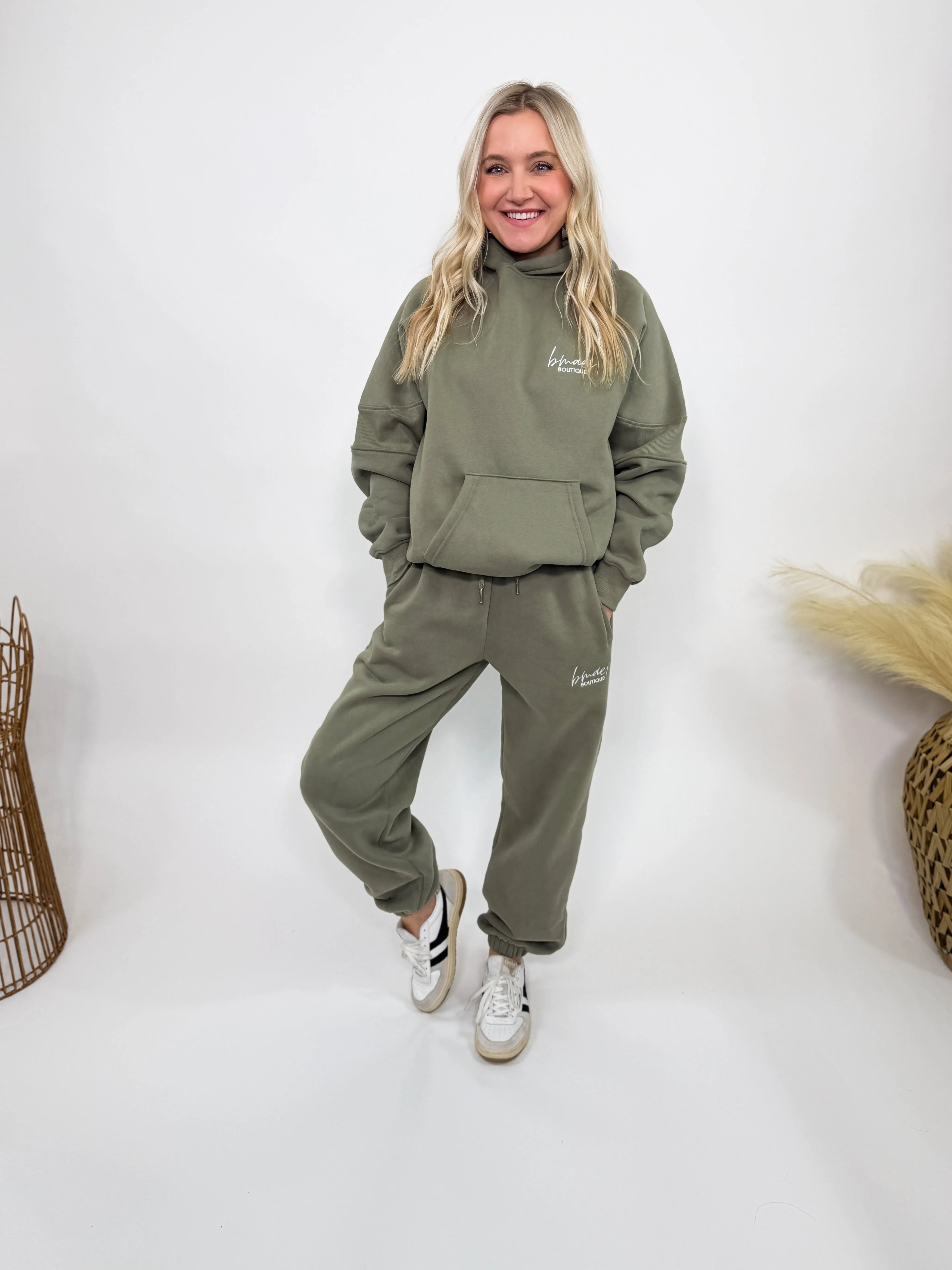 Olive Green Fleece-Lined Luxury Lounge Bmaes Joggers with Pockets